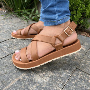 Sandália Flat Confort Caramelo – A Queridinha do Verão 2025/2026