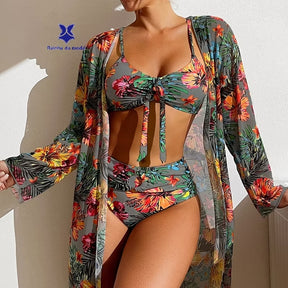 Conjunto Praia Tropical 3 Peças – Biquíni + Hot Pant + Saída de Praia